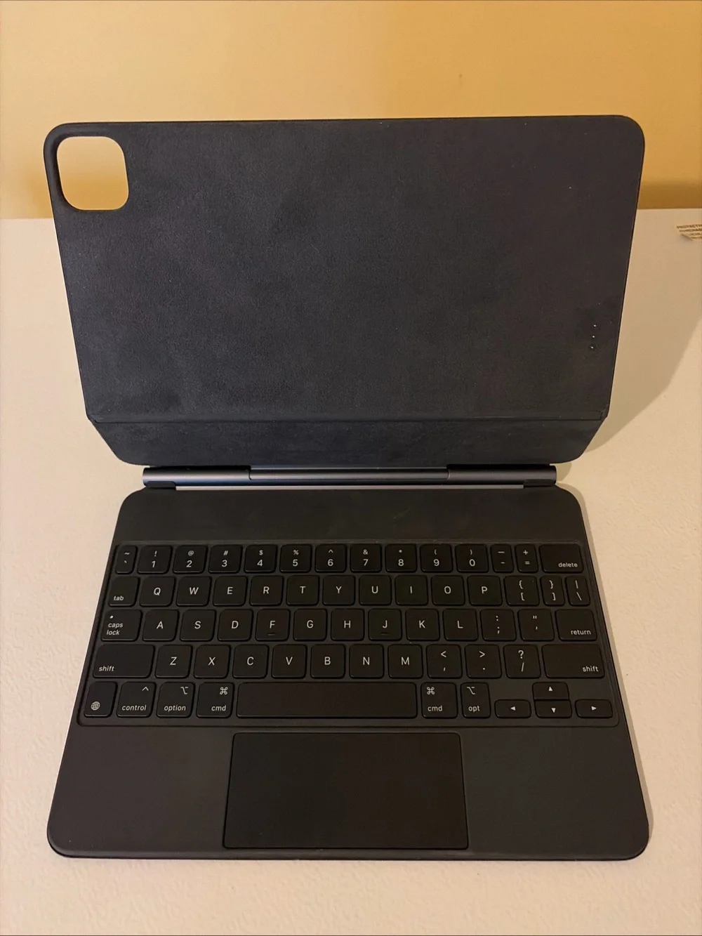 Apple Magic Keyboard IPad Pro 11 inch Gen 1-4 and IPad Air